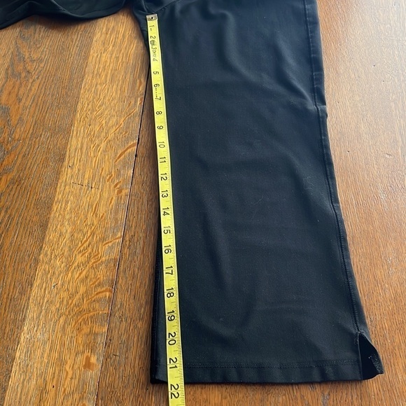Nike Fit Dry Black Capri leggings. Size small - Picture 7 of 10